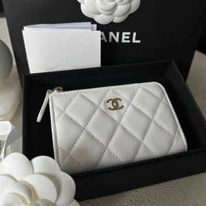 (New) Chanel 22k White O Ring Case / Card Case / Zipped Card Case